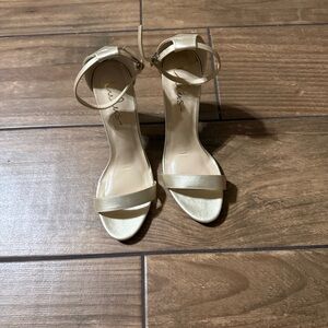 Elegant shiny Cream ankle strap High Heel Sandals